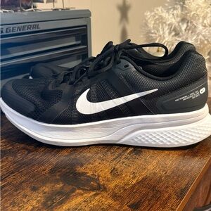 Nike Black and White Women's Sneakers
